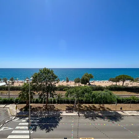 Apartment Beachfront Gateway In Pineda de Mar