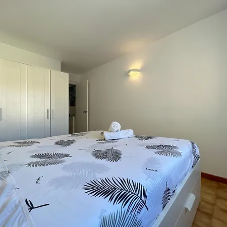 In By The Apartament Pineda de Mar